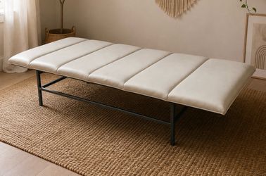 Bernhardt Interiors Ardmore Leather Bench Excellent condition! W: 71 in  D: 28.5in H: 15in Retails $2,348