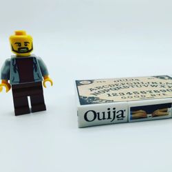 1998 Basic Fun Inc, Hasbro, Ouija Board keychain.