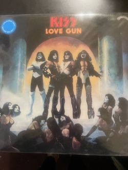 KISS LOVE GUN COLORED VINYL LP SEALED