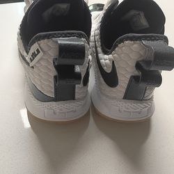 Nike LeBron men's shoes size 8