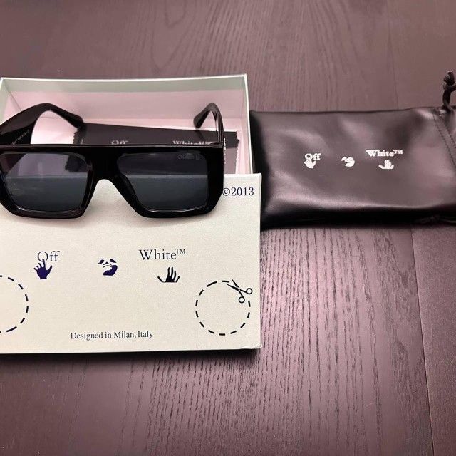 Off-White Men's Black Sunglasses