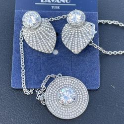 Glitterings jewelry - Earrings And Chain With Locket 