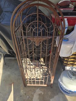 Wine rack with lock