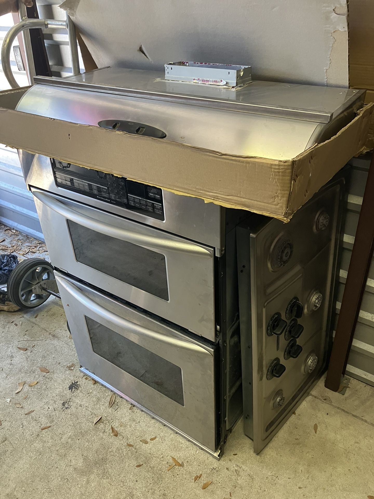 Kitchen Aid Appliance Set Microwave Stove Top Gas Burner Oven Range Hood 