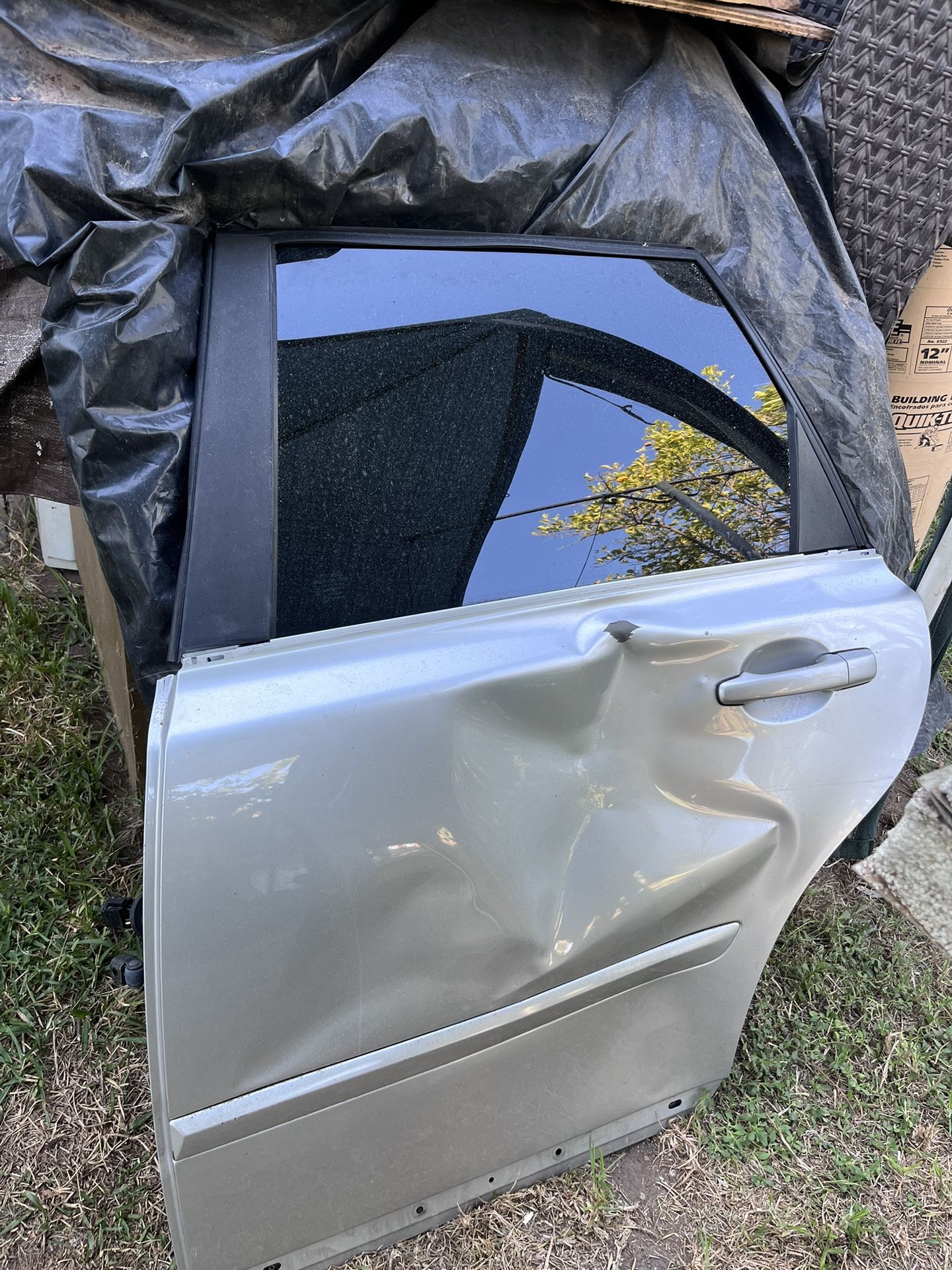 2005 - 2007 OEM VOLVO V50 REAR LEFT DRIVER SIDE DOOR SHELL PANEL