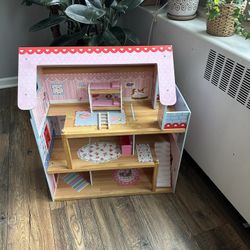 Doll House 