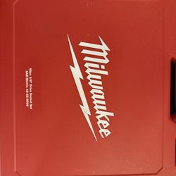 Milwaukee 3/8” DRIVE SAE/Metric Socket & Ratchet Set