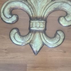 Large Fleur-de-lis Wall Decor For Sale......