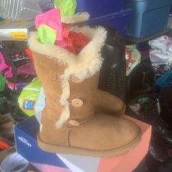 UGGs Originals Size 3
