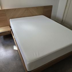 Bedroom Set. Very Nice. Queen Bed w/ Built In Night Stands. Dresser. Mattress