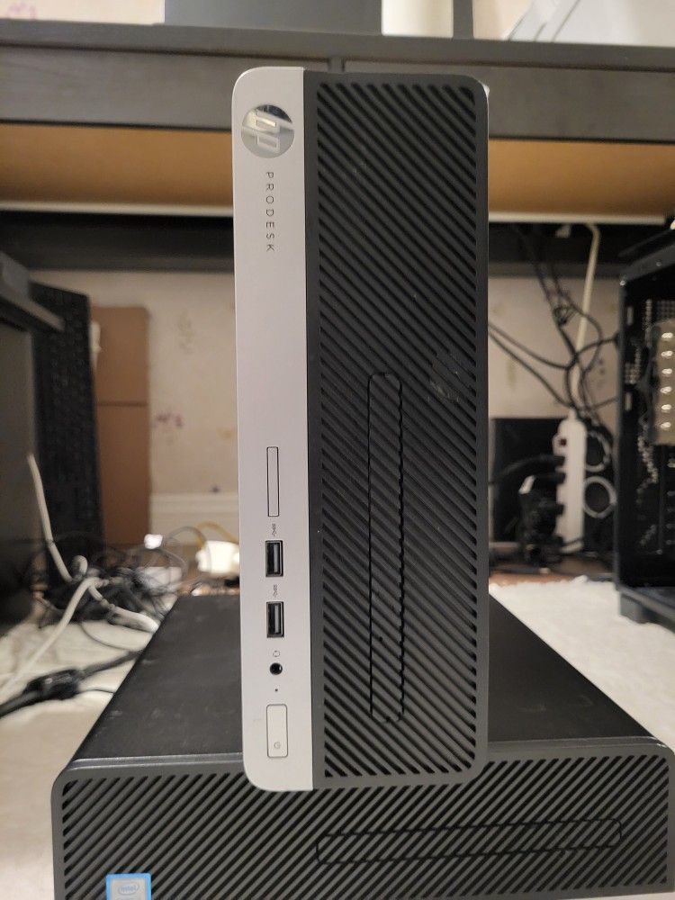 HP ProDesk 400 G4 SFF Business PC | i5-7500 | 3.4GHz | 8Gb | 500Gb HDD | Win 11 Pro | DP + VGA | Black/Silver |