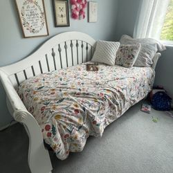 Solid Wood Daybed 