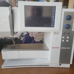 Bernina 730 Embroidery/Sewing Machine 