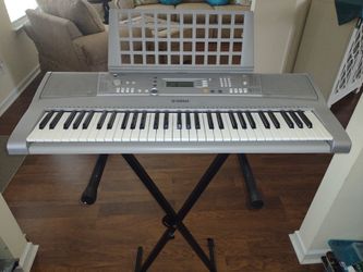 Yamaha Key Board with stand