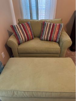 Love seat with twin pull out bed