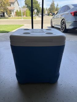 Igloo ice chest