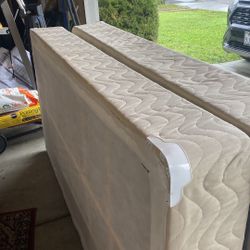 Twins King Size Bed Box