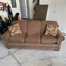 Lazy Boy Sofa/pull out Bed 