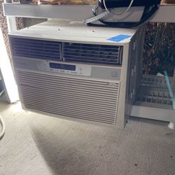 Frigidaire window-mounted room air conditioner