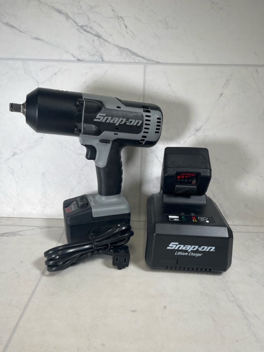 Snap-on CT8850S 18V 1/2? Cordless Impact Wrench w/ Batteries & Charger (A1G011159)