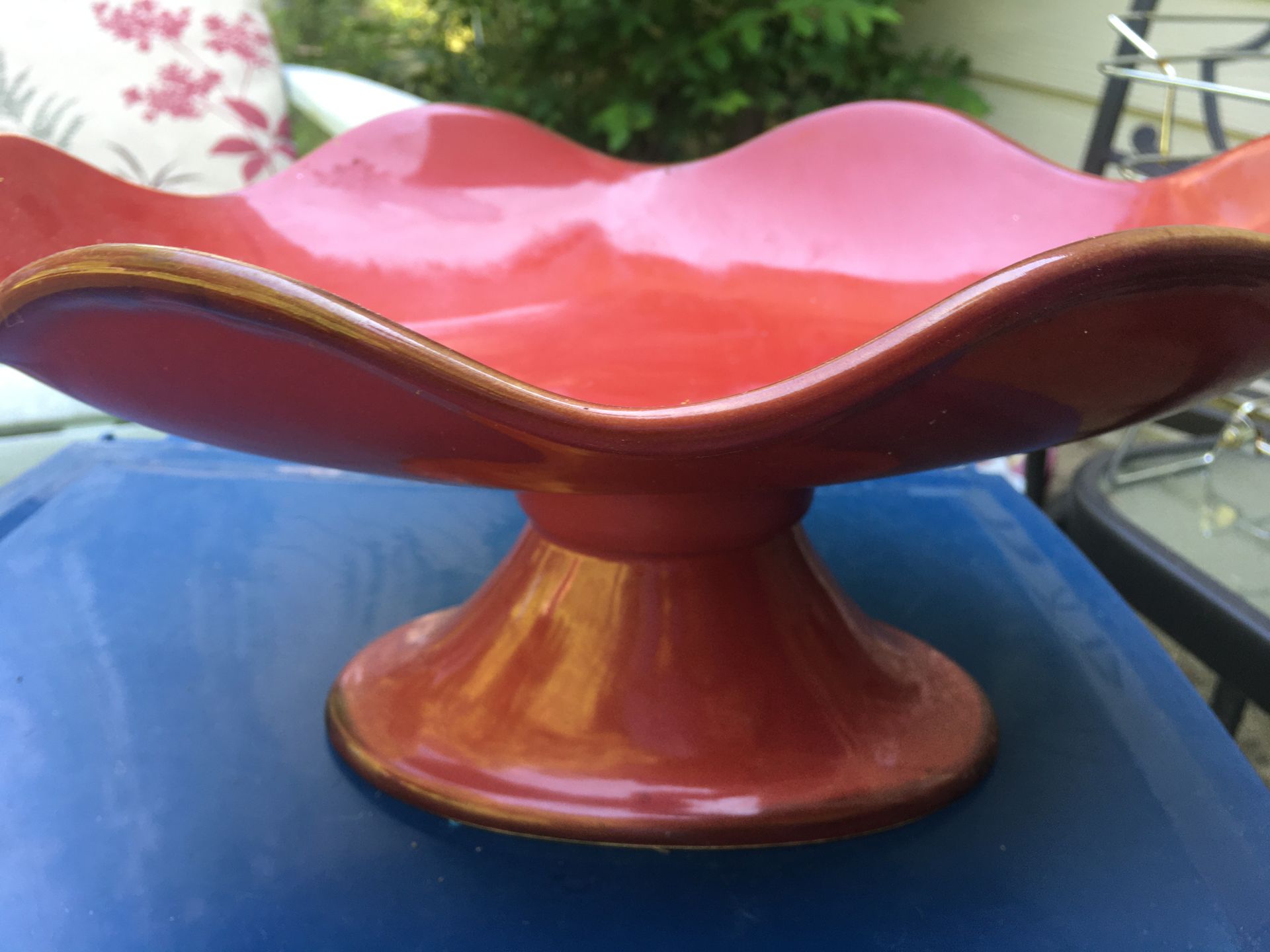 Pedestal bowl new