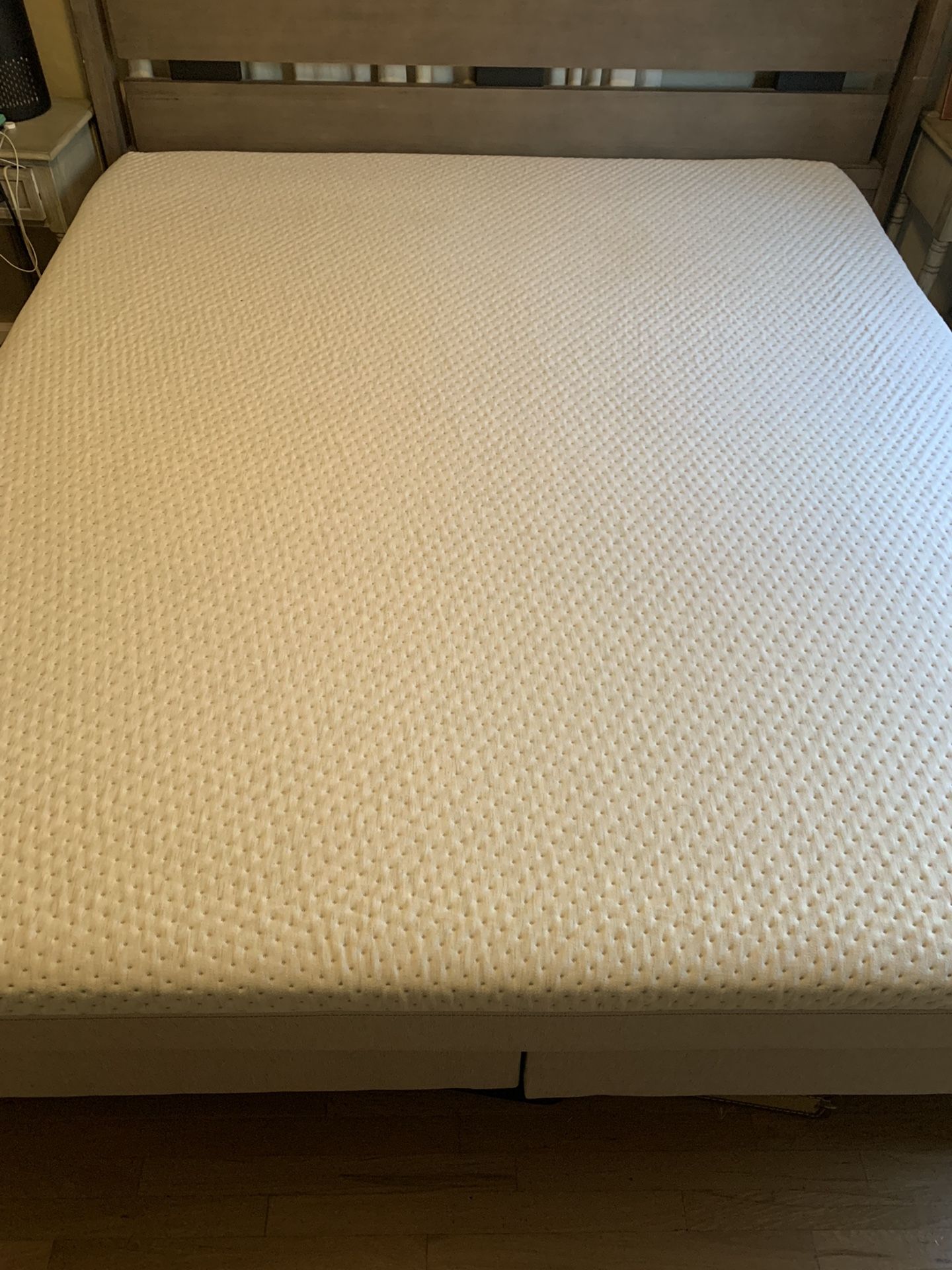 Ca King Sleep Number 360 C4 Smart Bed W/ Base 600 OBO for Sale in