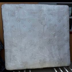 King size mattress with box spring