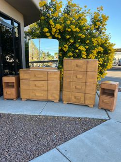 MCM vintage bedroom set ( can deliver for $10 )