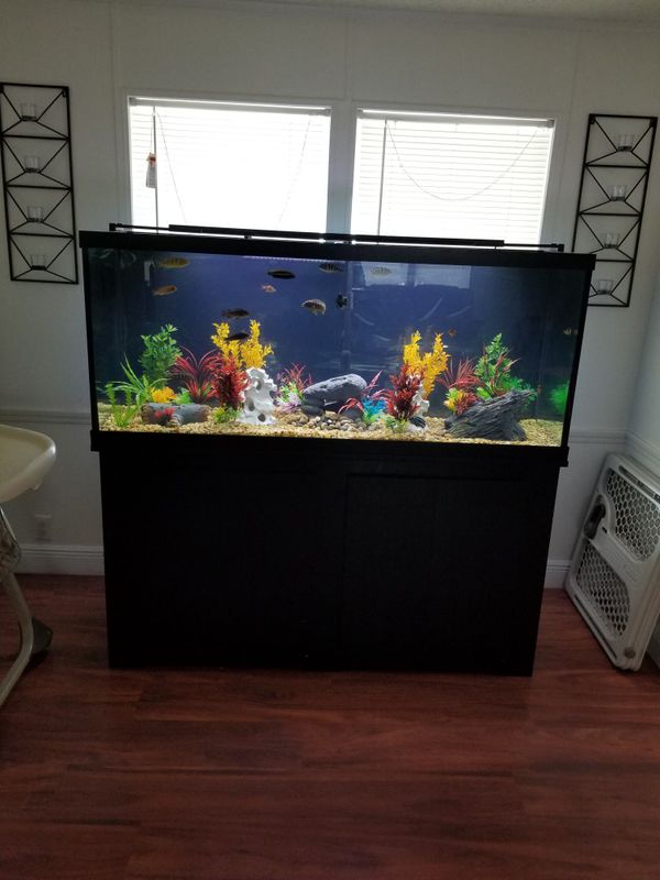 120 Gallon MarineLand Aquarium with Stand for Sale in Fort