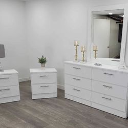 Dresser Whit Mirror And 2 Nightstands - Cómoda Con Espejo Y 2 Mesitas De Noche 