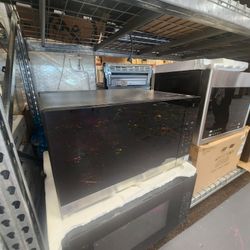 LG 2.0 cu Ft Countertop Microwave Black With Stainless Trim