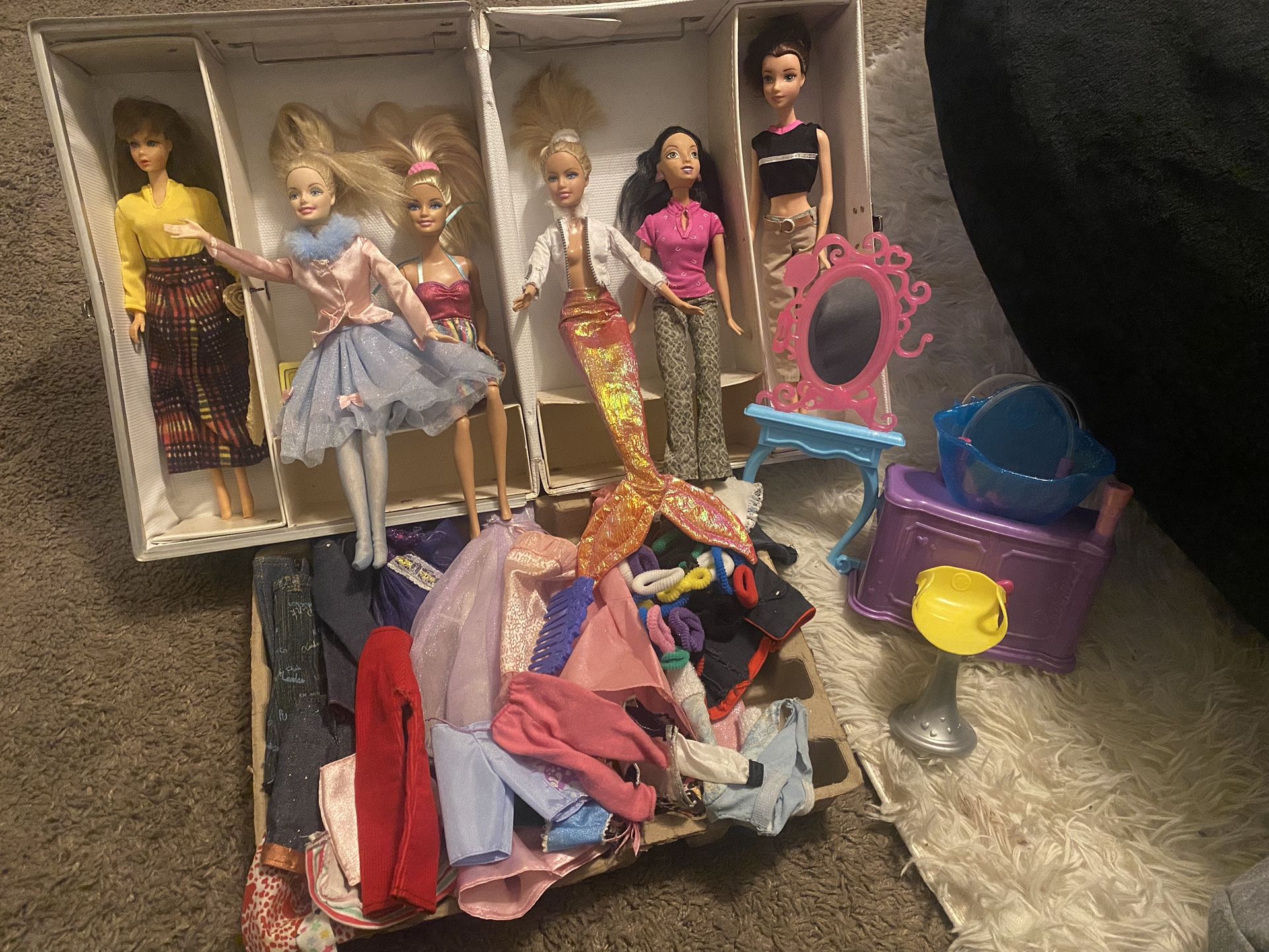 1968 Barbie Trunk With  A 1966 Barbie Doll 