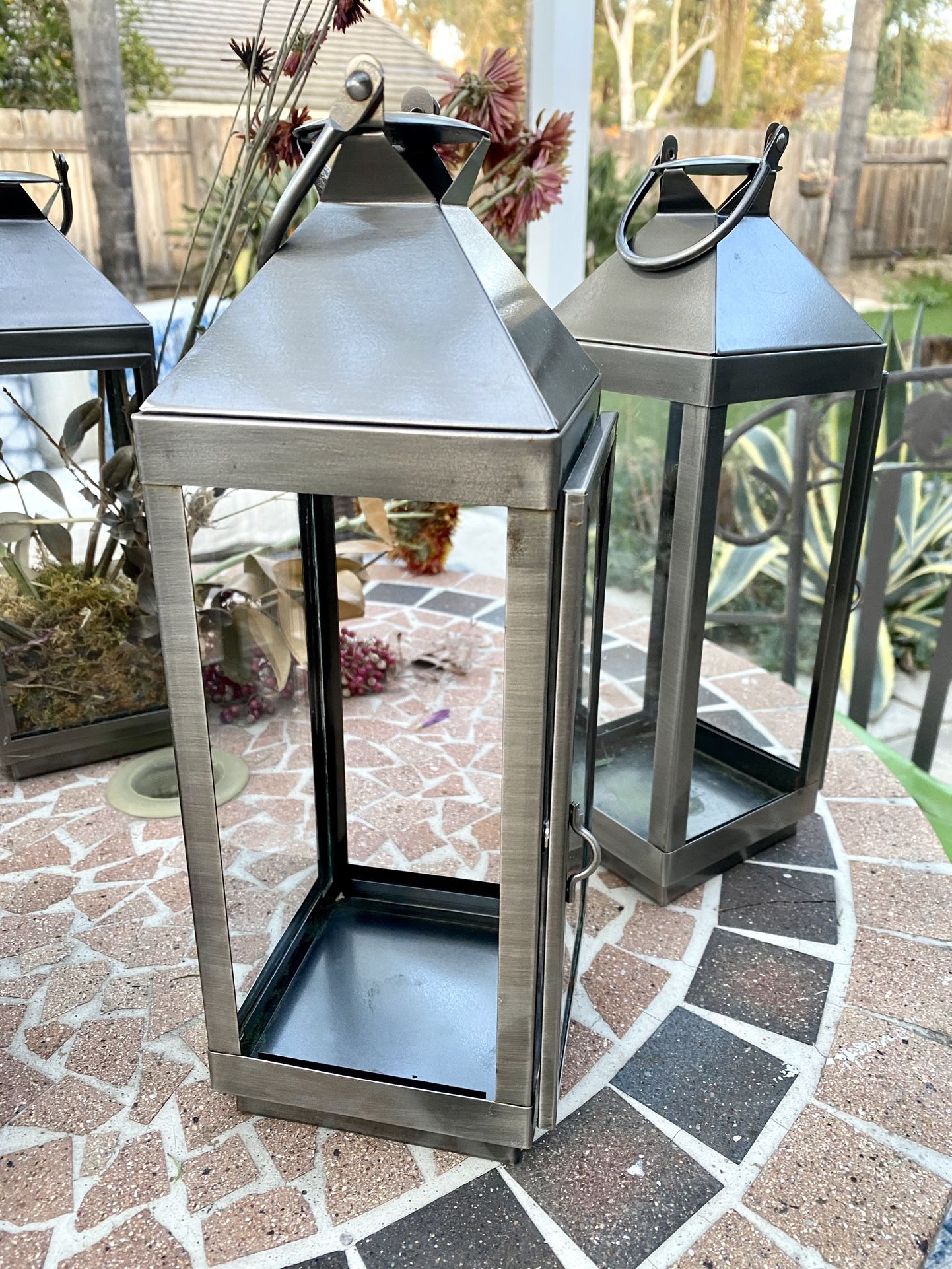 Display Metal Lanterns Wedding Decor