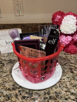 Valentine’s Make Up Basket