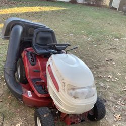 42 In Ride On Mower Withe Bagger Setup 
