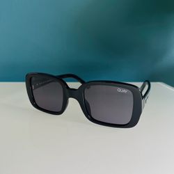 quay sunglasses - thick frame - rectangular sunglasses 