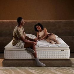 QUEEN 12”Hybrid Mattress Memory Foam  & Pocket Coil-Medium Firm-Maximum Support $180 Firm