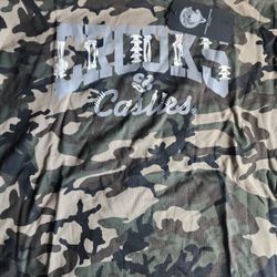 XL CROOKS & CASTLES Camo T