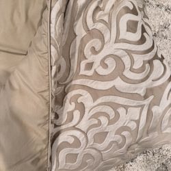 J. Queen New York King Comforter Set 