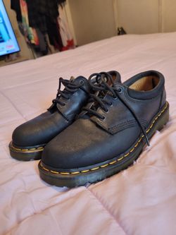 Dr. Martens Good Condition.. Size 8" Men... 9" Woman..