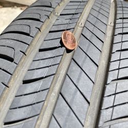 Hankook Kinergy GT all-season tire 235/60R18
