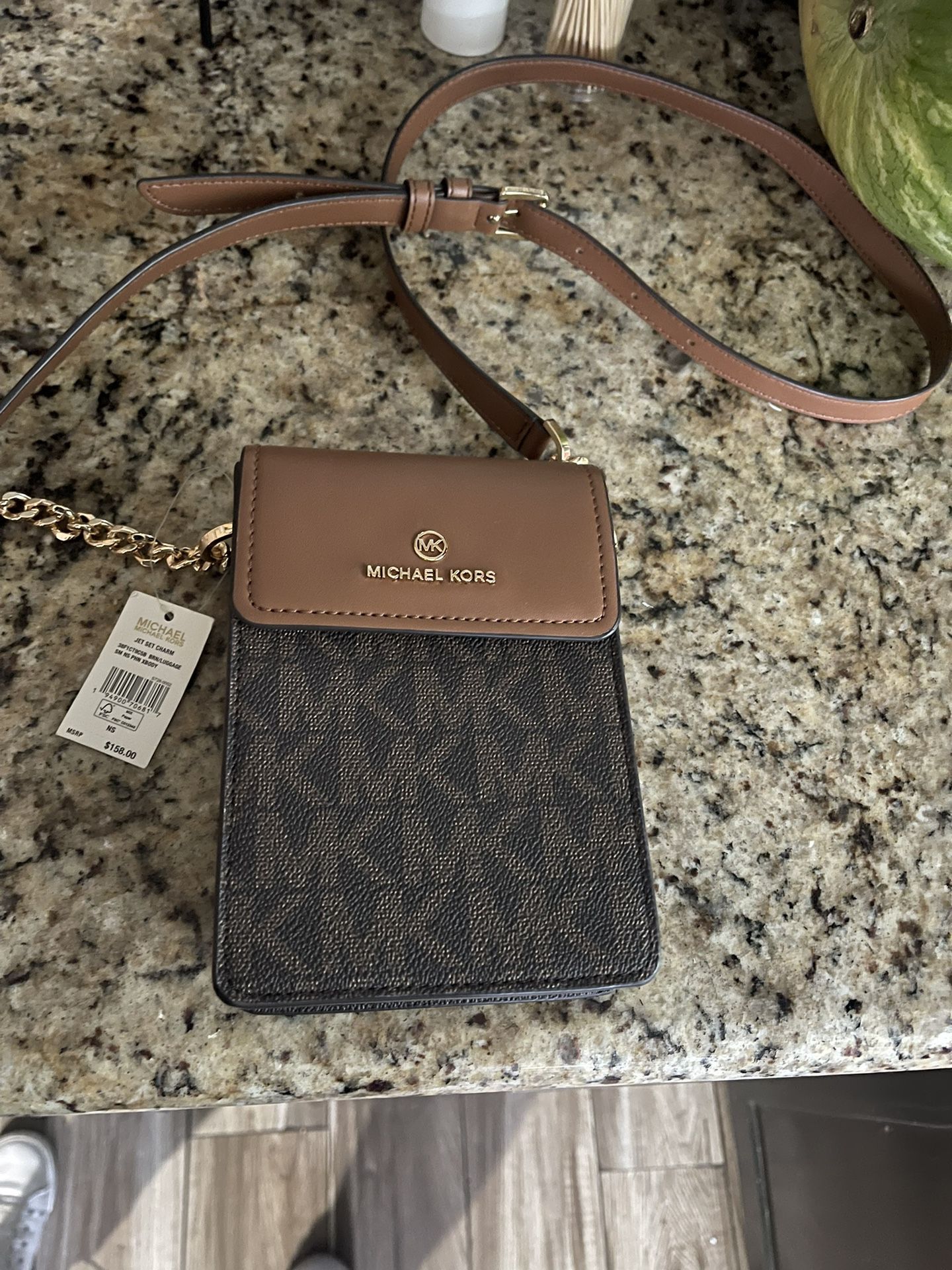 Michael Kors Emmy Saffiano Leather Medium Crossbody Bag for Sale in South  Gate, CA - OfferUp