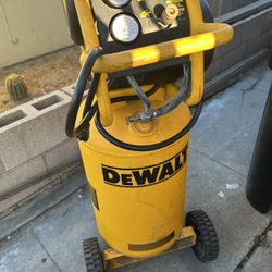 DEWALT 15 Gal. Portable Electric Air Compressor