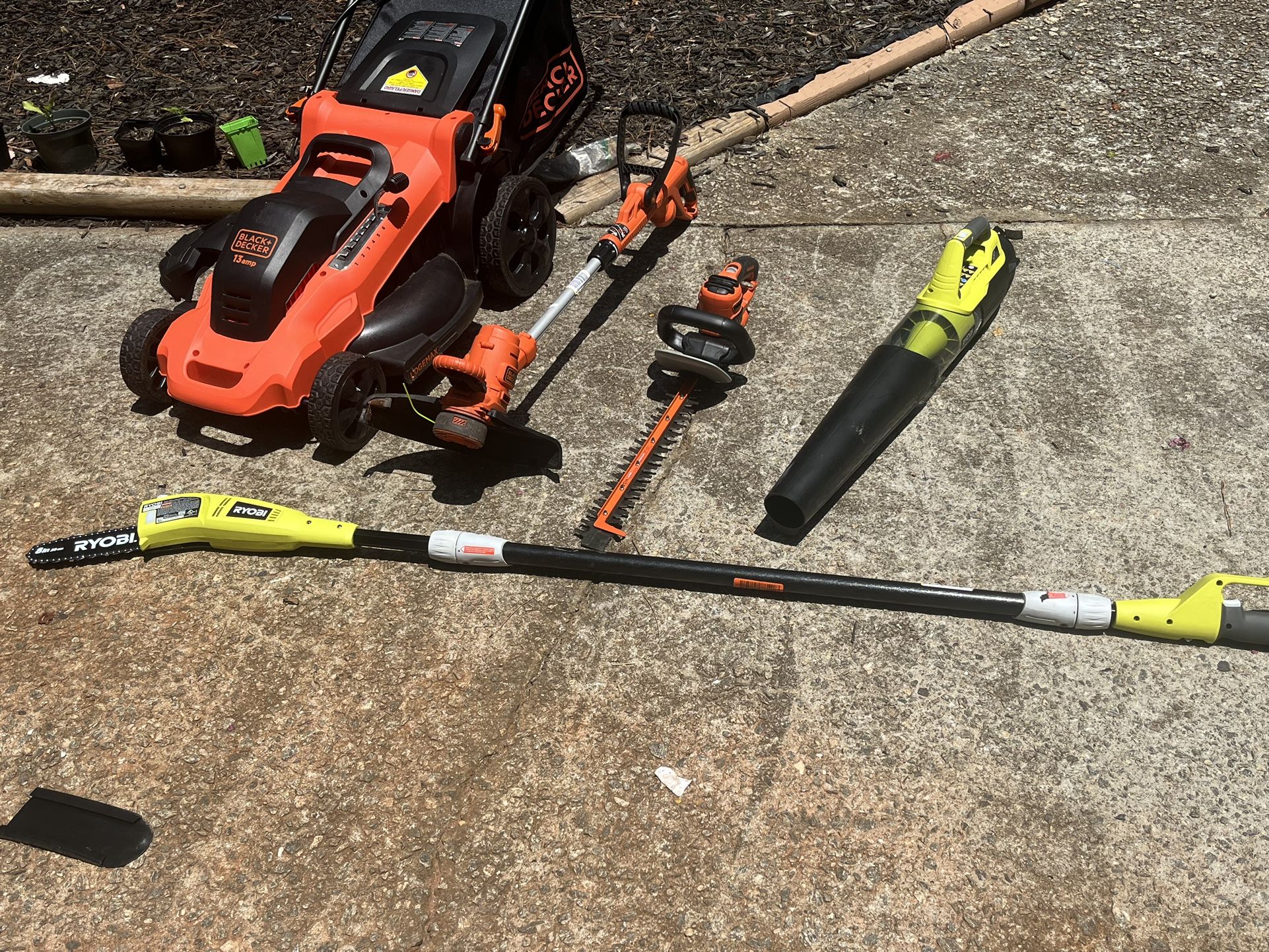 BLACK+DECKER 20 in. 13 AMP Corded Electric Walk Behind Push Lawn Mower string, trimmer, leaf blower, hedge trimmer pole saw 120