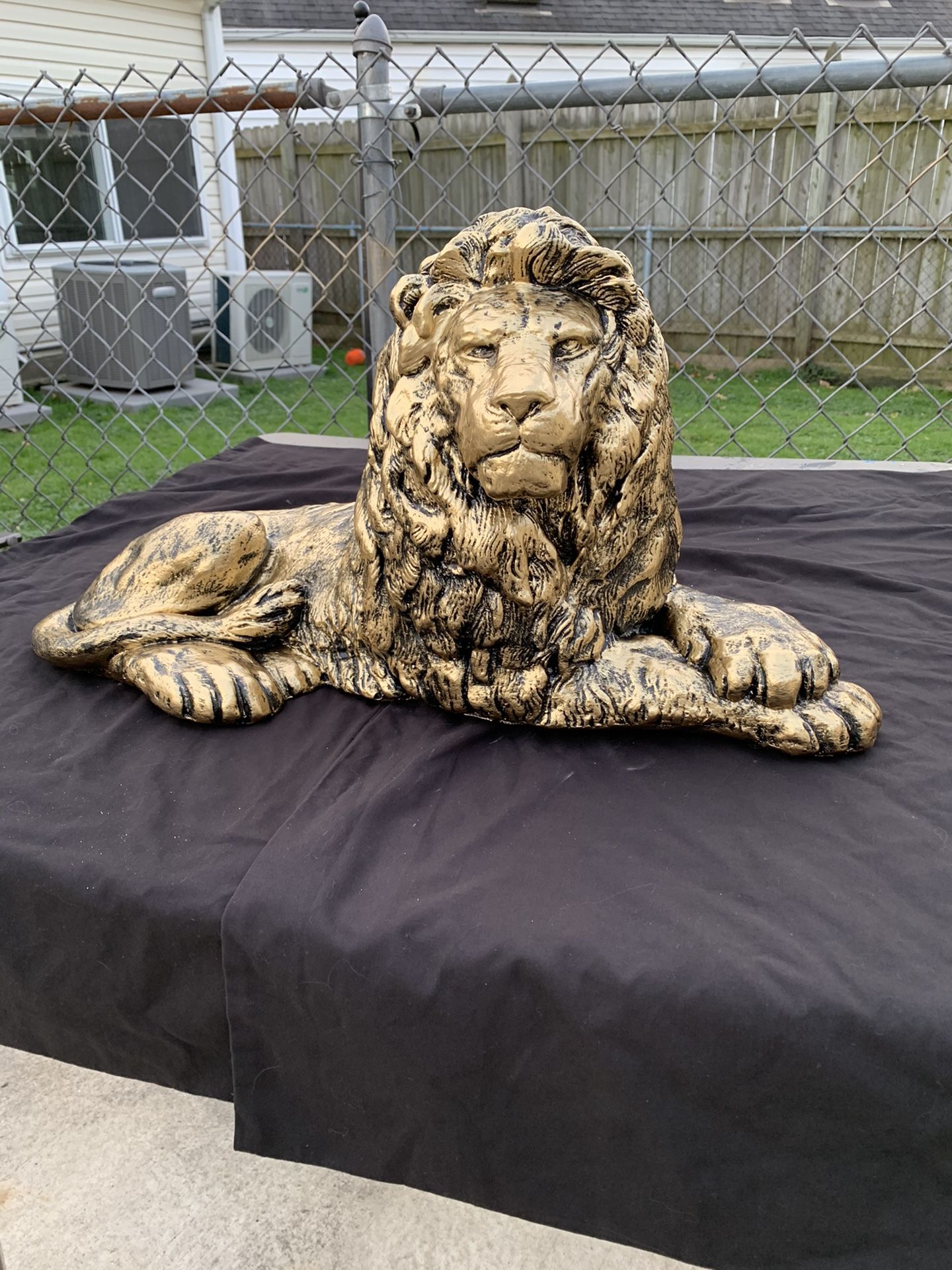 Laying Lion Statue
