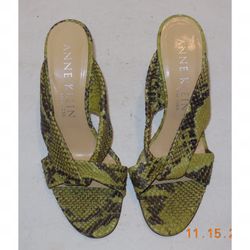 Anne Klein Green & Black Reptile Print Heels Size 7M