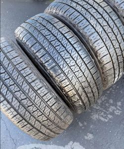 255-65R17 Goodyear Brand tires SET OF 4 tires en perfecta condición 80%life