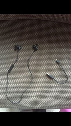 Bluetooth wireless earbuds