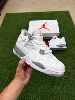 Jordan 4 Oreos 8.5
