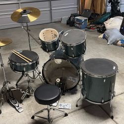 Pearl Roadshow Drum Kit